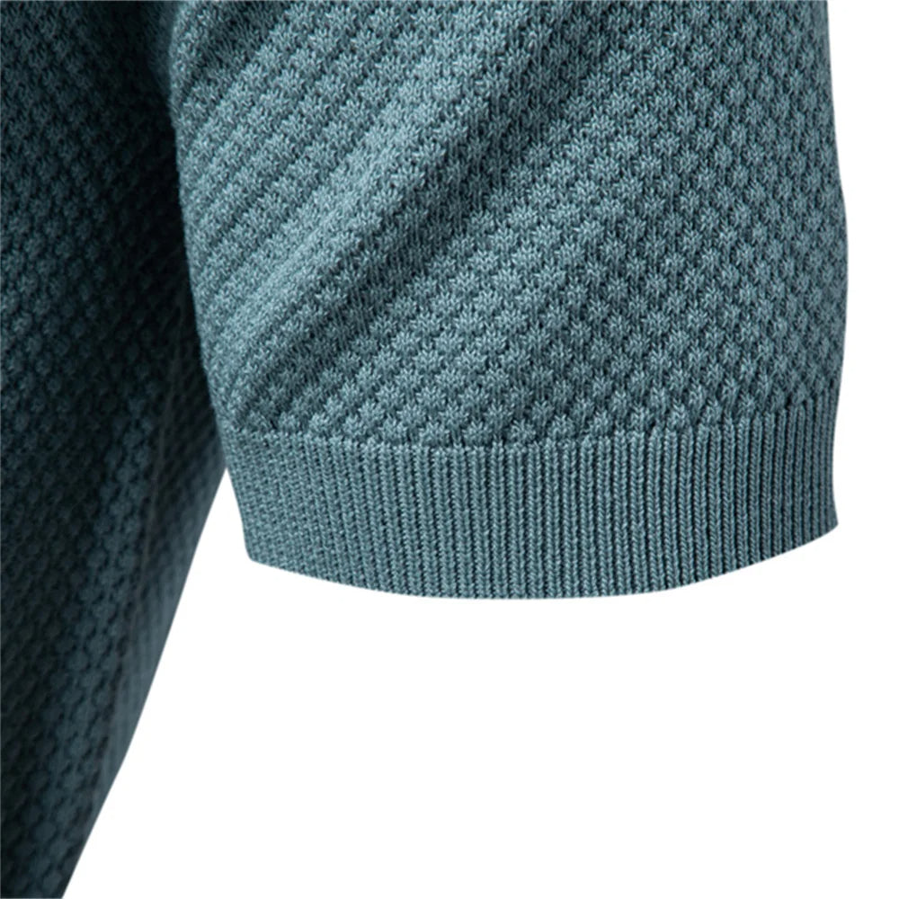 Kortärmad textured polo shirt med öppen knappslå krage